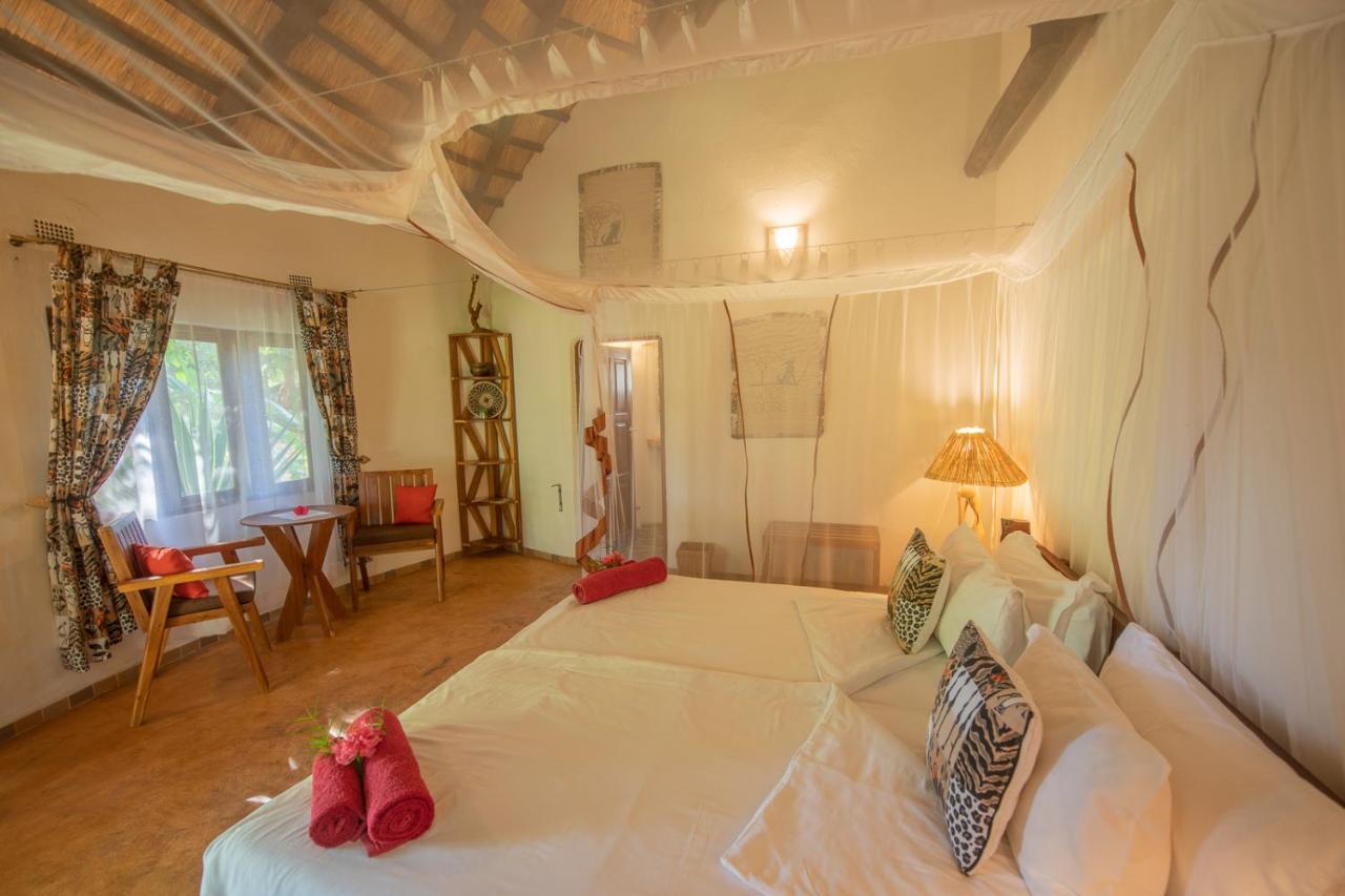Wild Dogs Lodge Лусака Екстер'єр фото