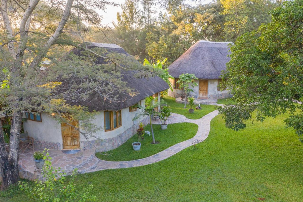 Wild Dogs Lodge Лусака Екстер'єр фото